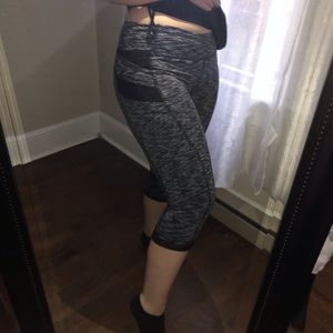 Athletic pants- cropped with pockets!! Size medium